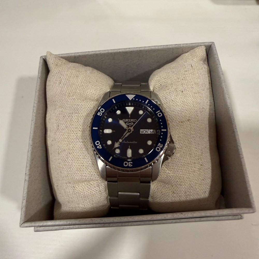 Seiko Mens 5 Sports Blue Dial Stainless Steel Automatic Watch